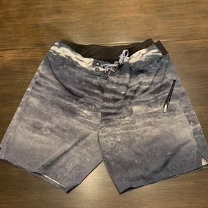 Lululemon | Men's El Current Printed Shorts